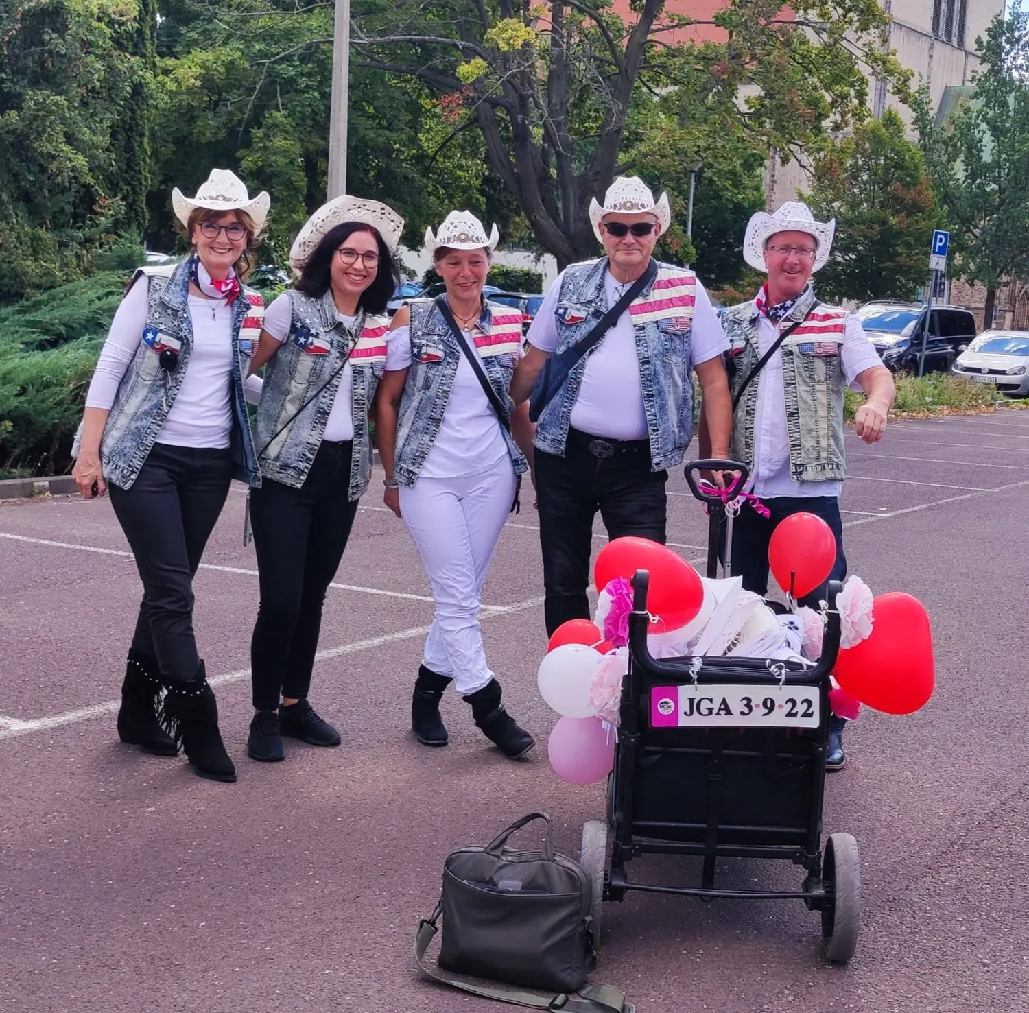 Texas Outlaws - Line dance club - Eine Tanzgruppe bei einem Auftritt für eine Junggesellenabschied.